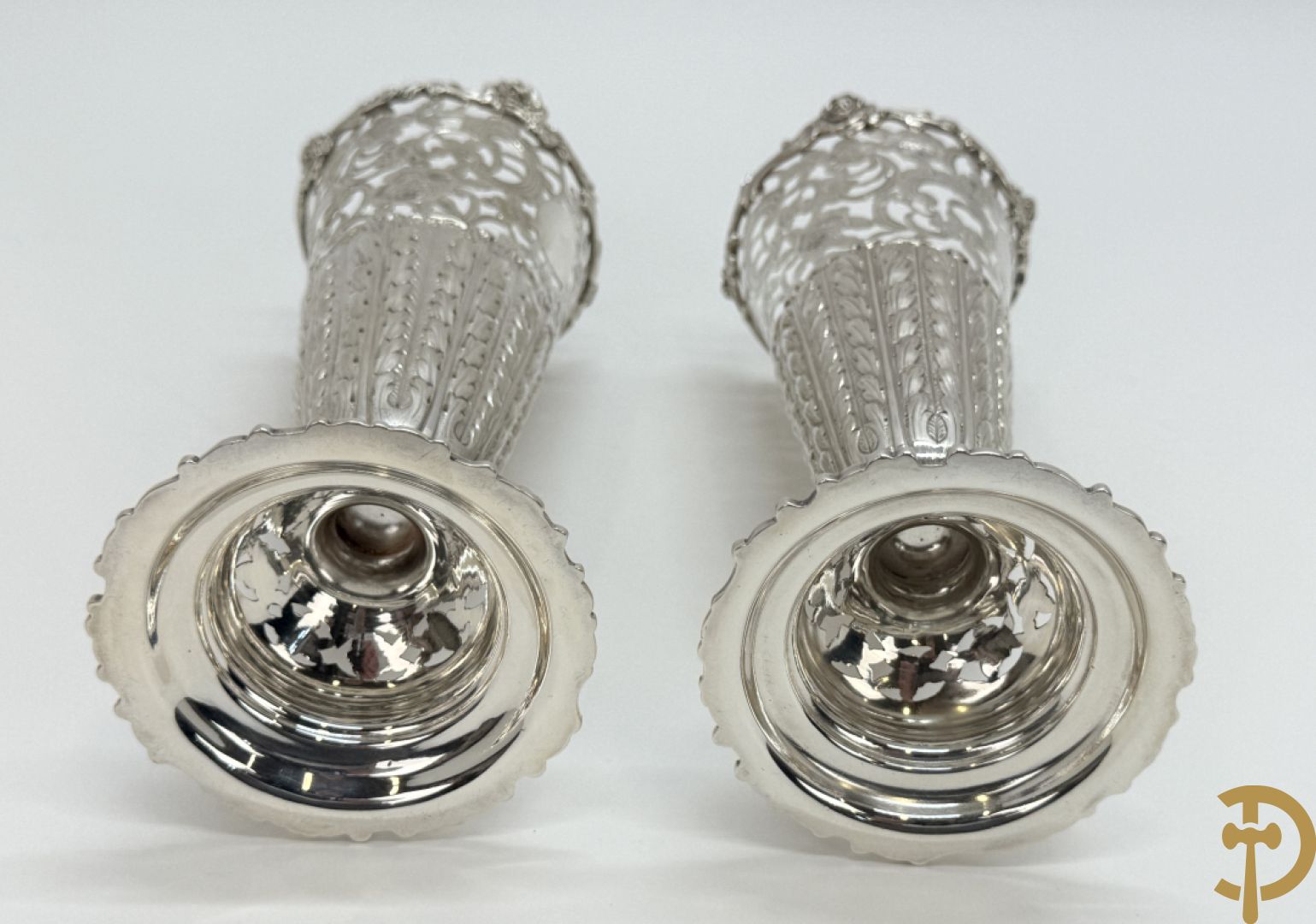 Paar pique fleurs in massief Engels zilver, Londen 1906 en 1908