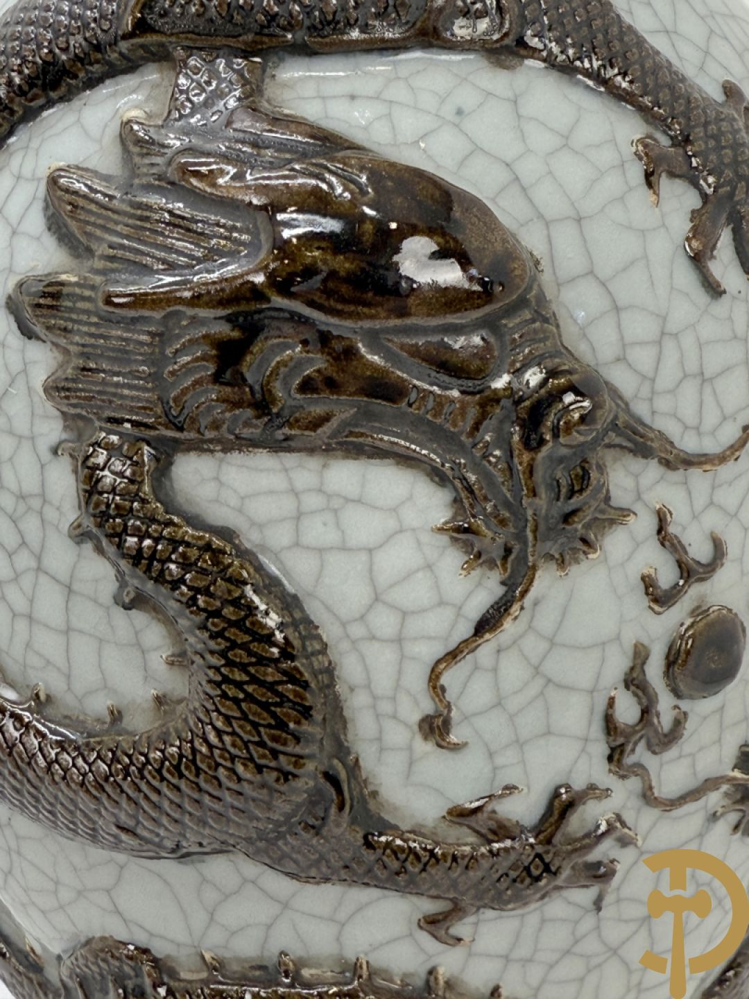 Chinese porseleinen Nankin vaas met drakendecor