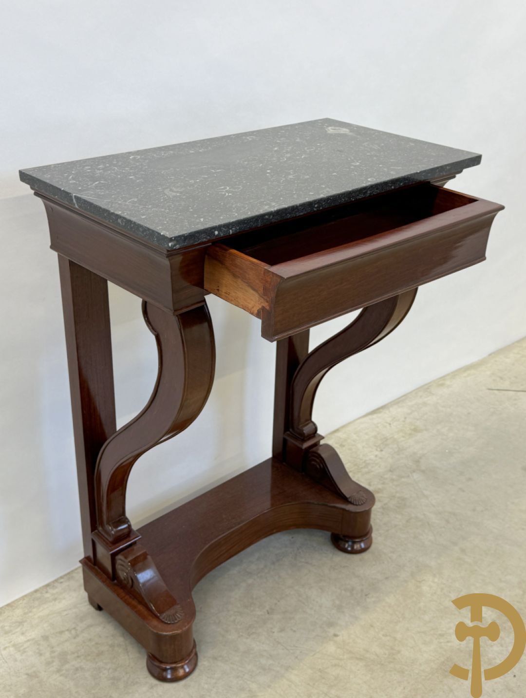 Mahoniehouten console met lade en arduinen blad, Charles X