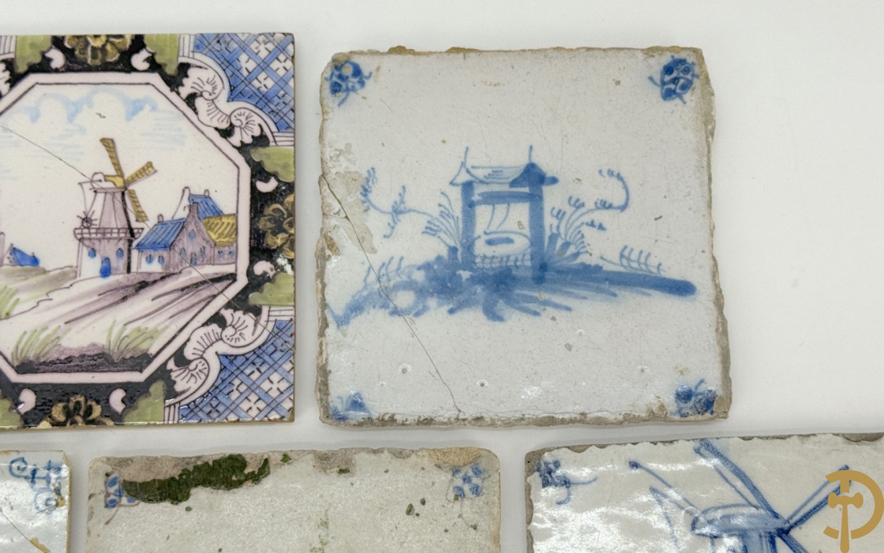 Lot 18e faience tegeltjes w..o. Delfts en Vlaams + Delftse potiche