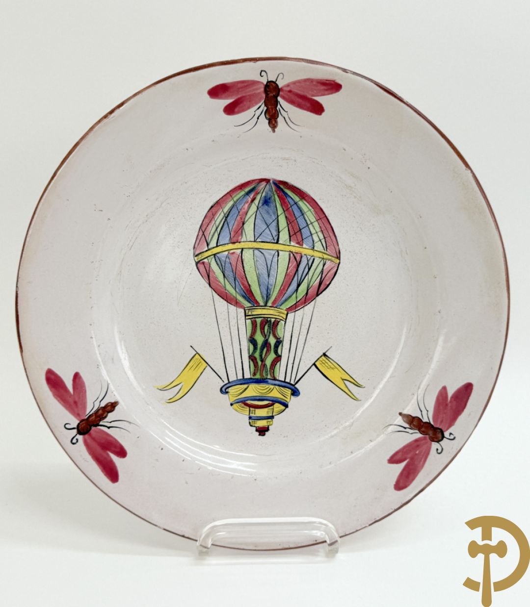 Franse borden w.o. Strassbourg met decor van luchtballon, vogel en Chinees figuurtje