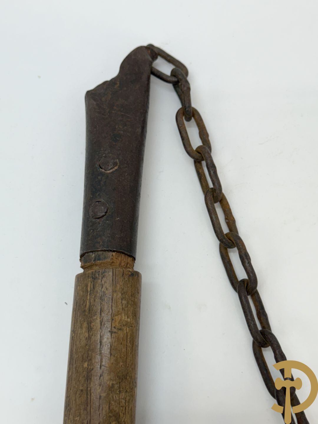 Oude replica goedendag met metalen bol