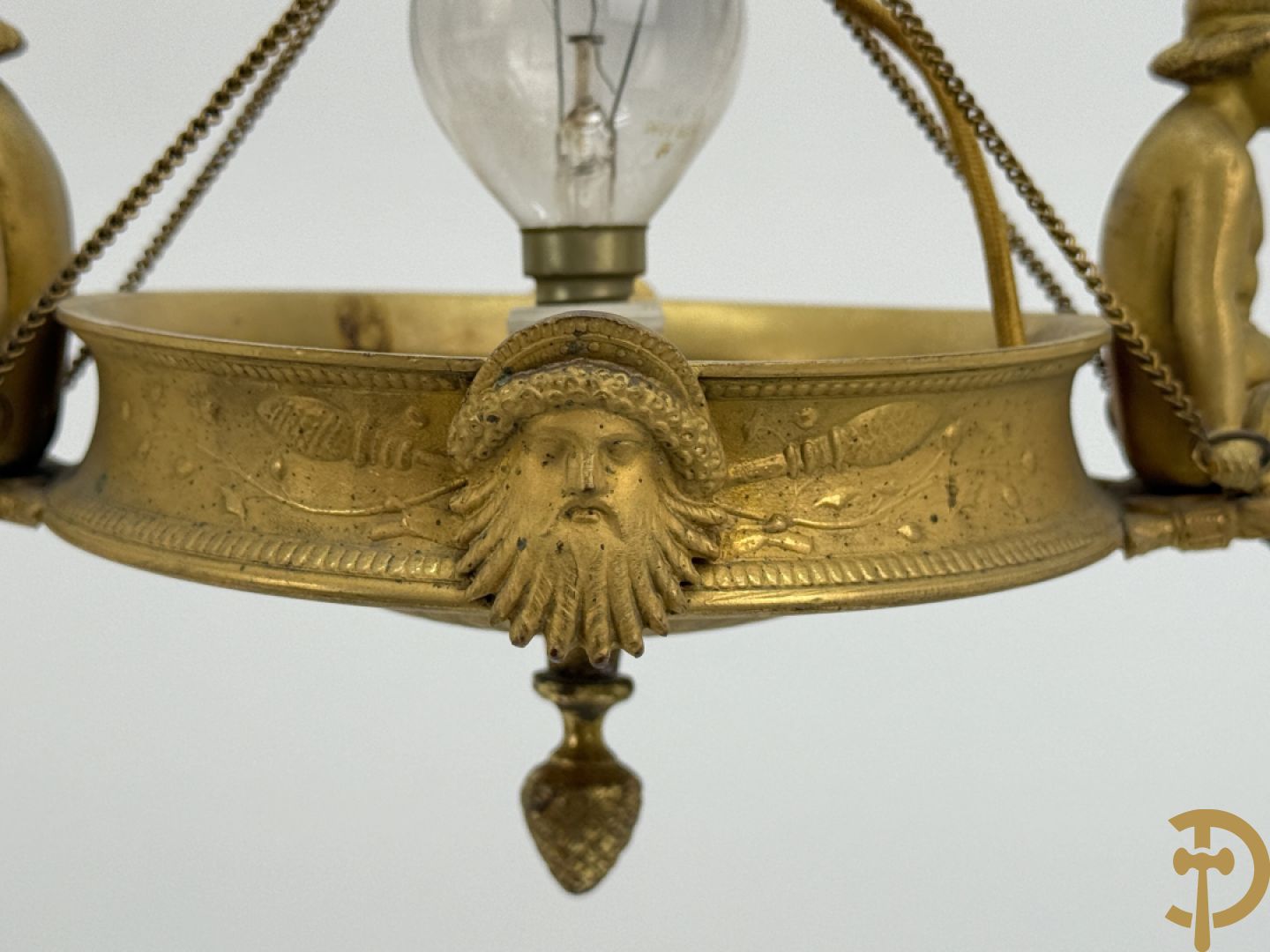 Vuurverguld bronzen hall lantaarntje met zittende cupido