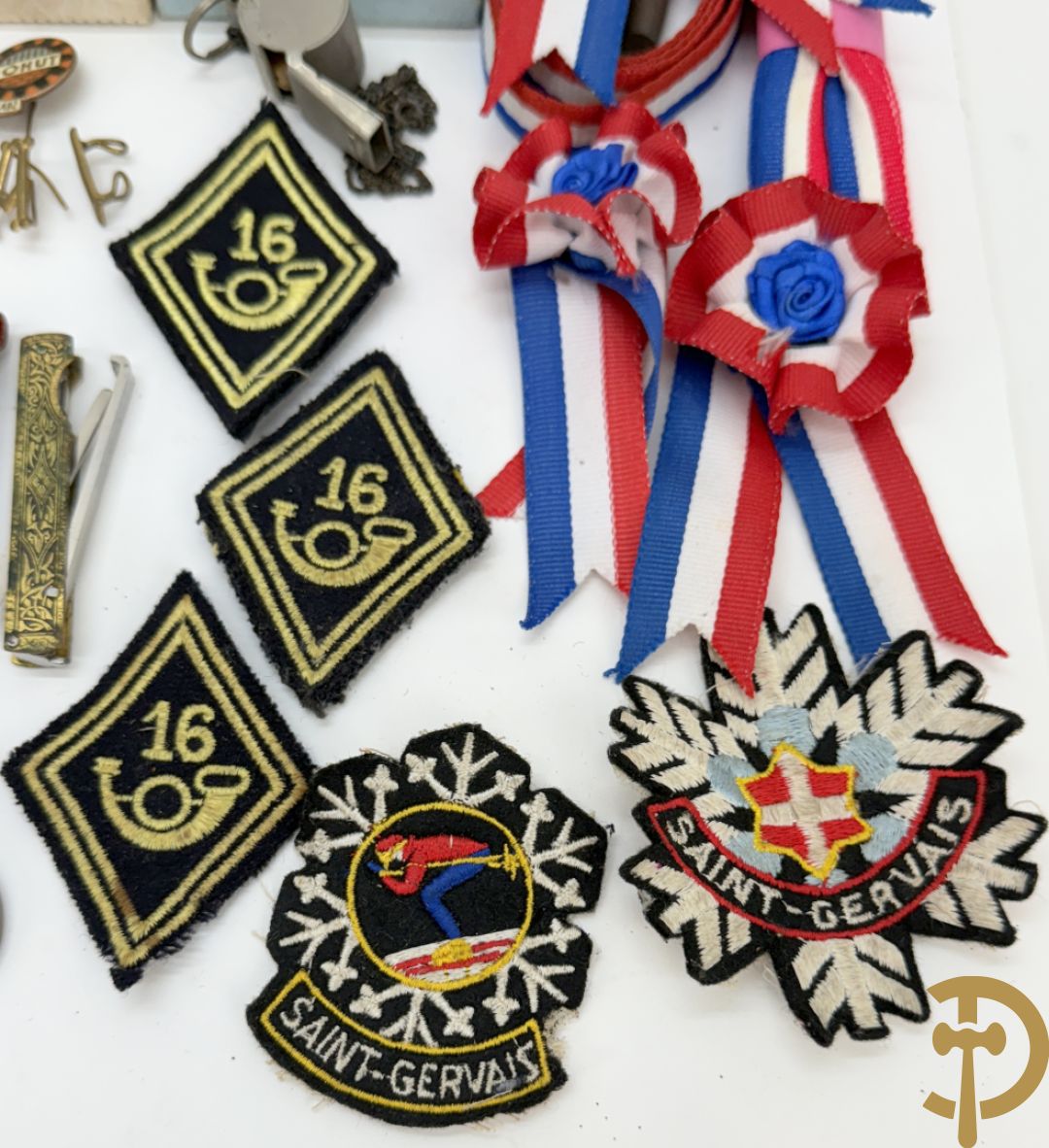 Lot insignes en medailles