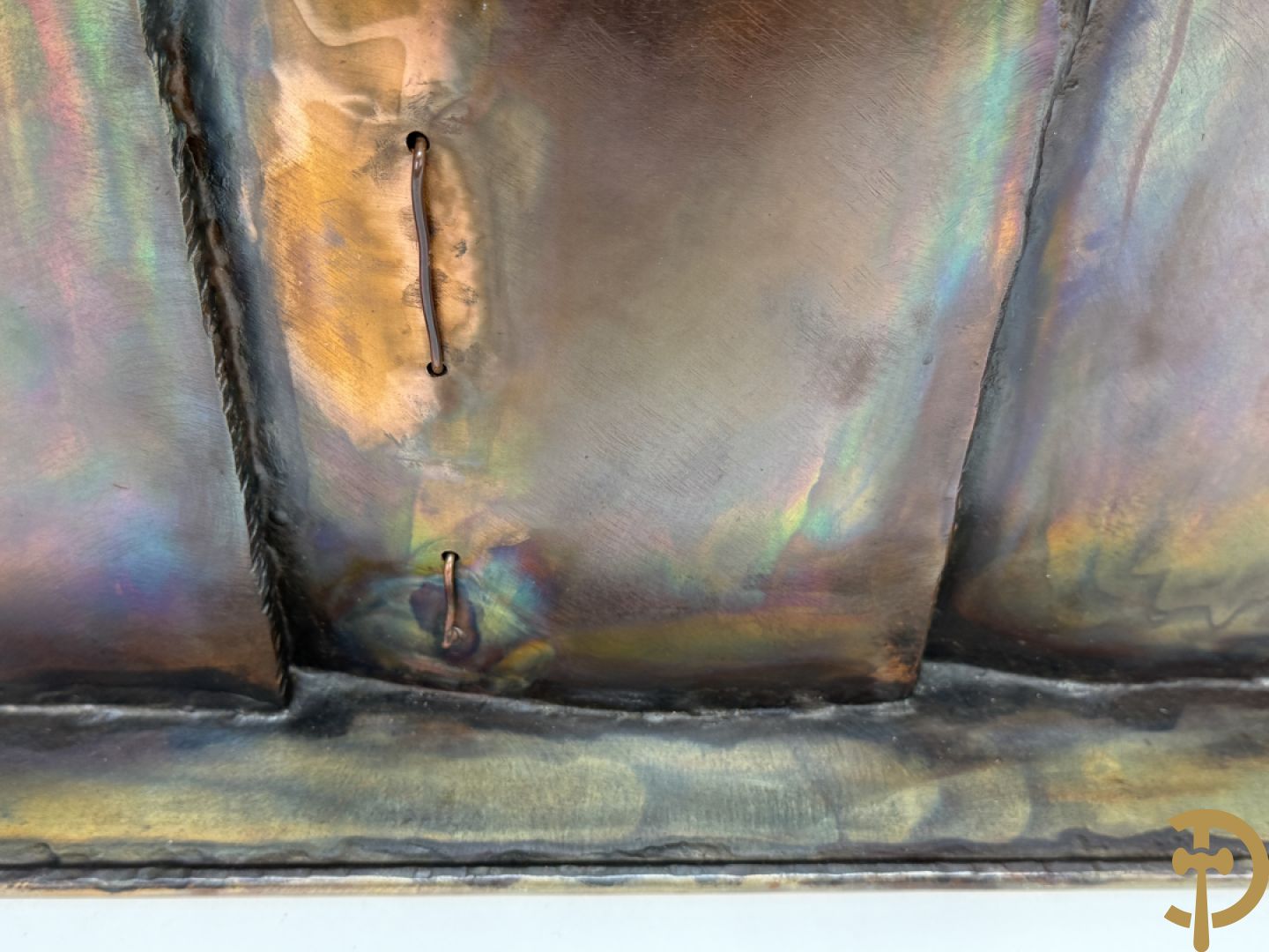 BEL J. getekend (Belaen Jean Pierre) Bronssculptuur met 4 vogels op schutting
