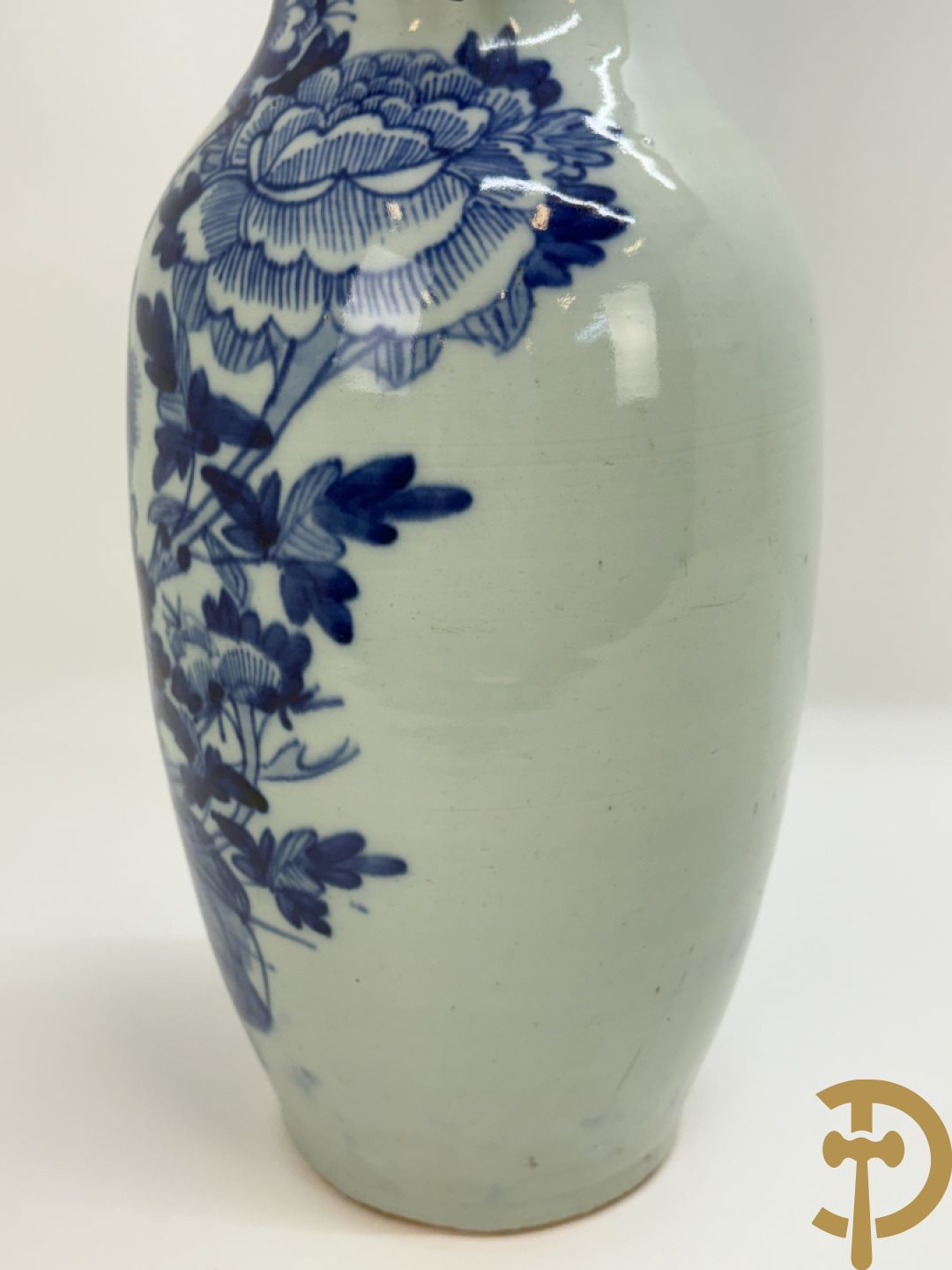 Chinese porseleinen vaas met blauw/wit fenix en bloemendecor