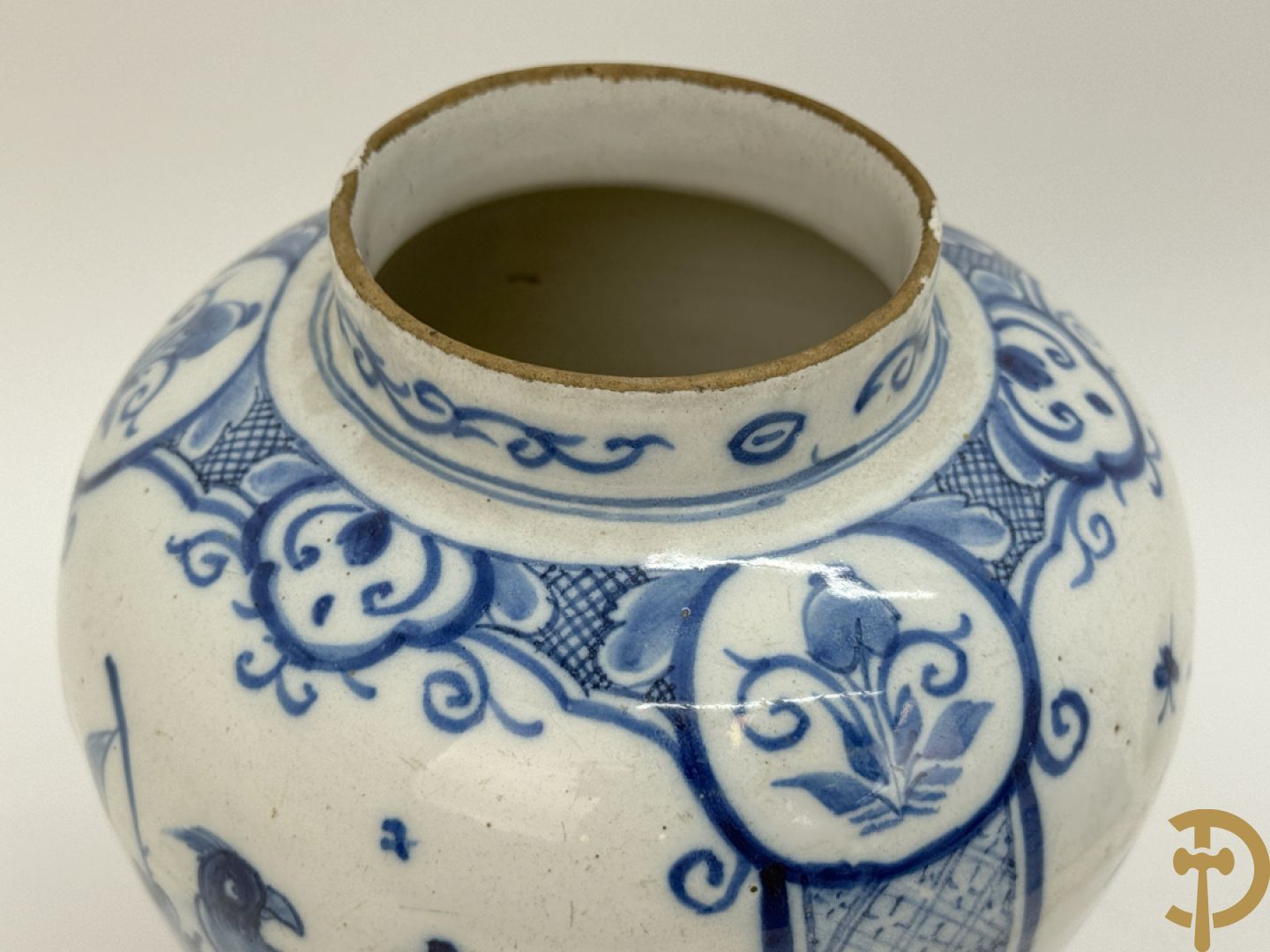 Lot 18e faience tegeltjes w..o. Delfts en Vlaams + Delftse potiche