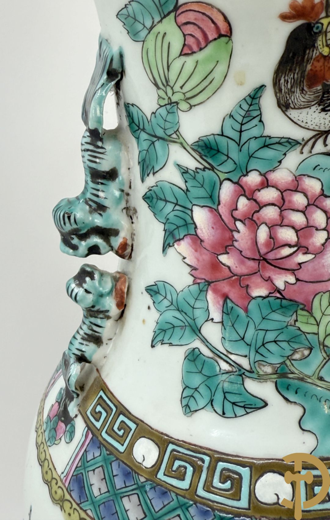 Chinese porseleinen vaas met decor van hanen en bloemen