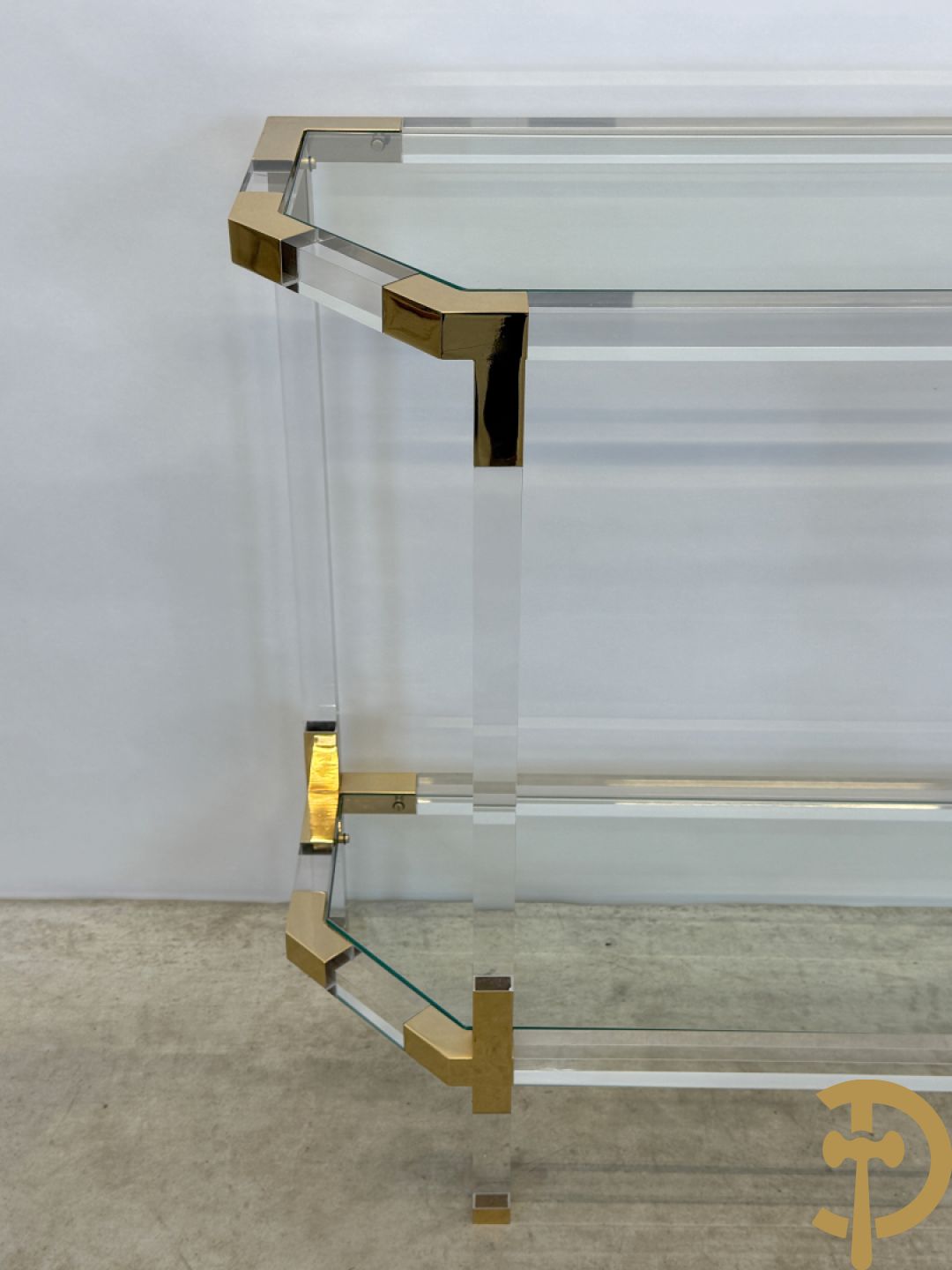 Twee plexi wandtafels met koperen ornamenten, jaren 