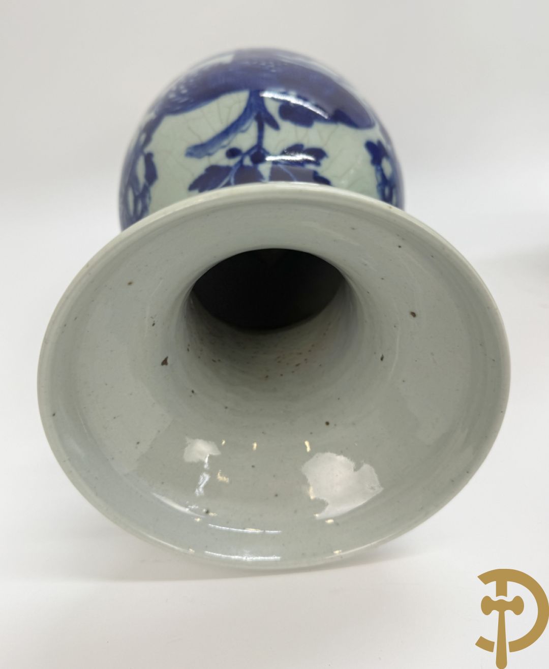 Paar Chinese porseleinen blauw/wit vazen met bloemendecor