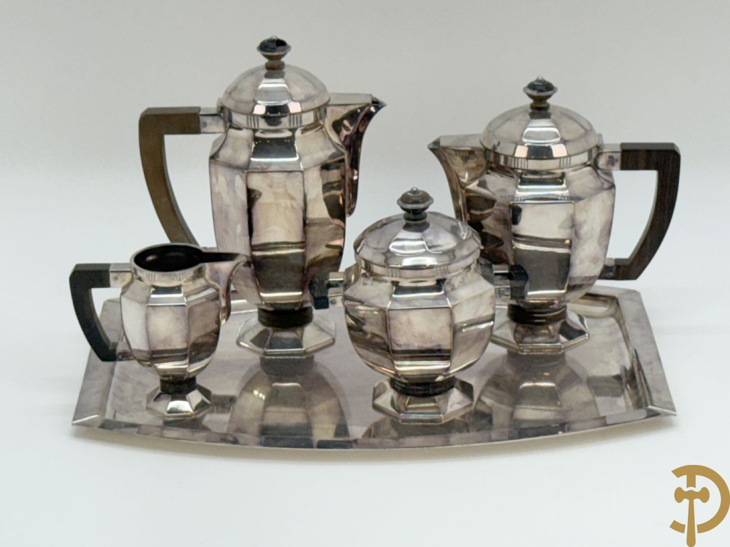 Verzilverd Art Deco koffie-en theestel op onderschaal