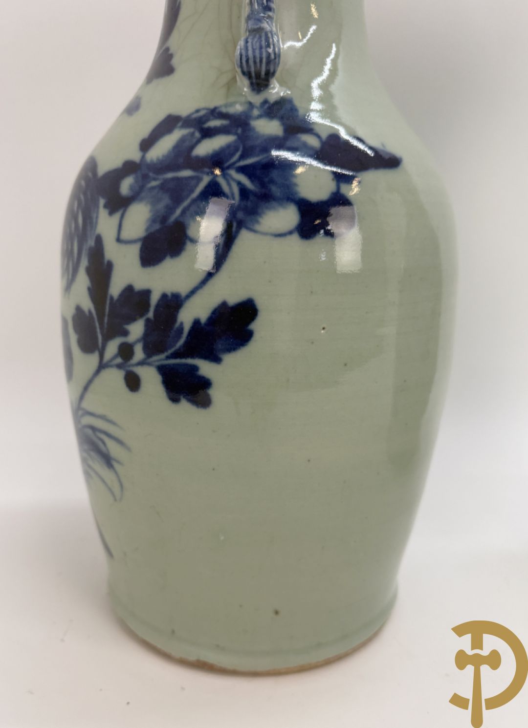 Paar Chinese porseleinen blauw/wit vazen met bloemendecor