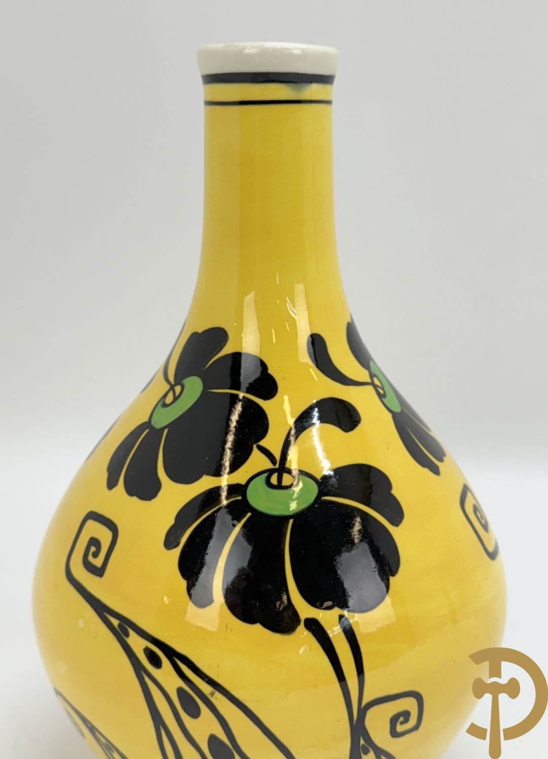 Gele Art Deco vaas met bloemendecor, BFK 785 L getekend