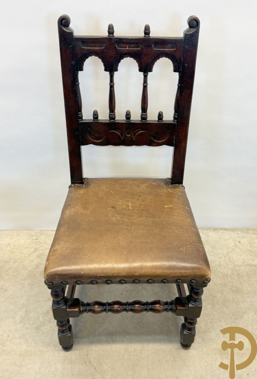 Grote massief eiken openklapbare gatelegg tafel + 6 Engelse eiken stoelen met lederen zitting