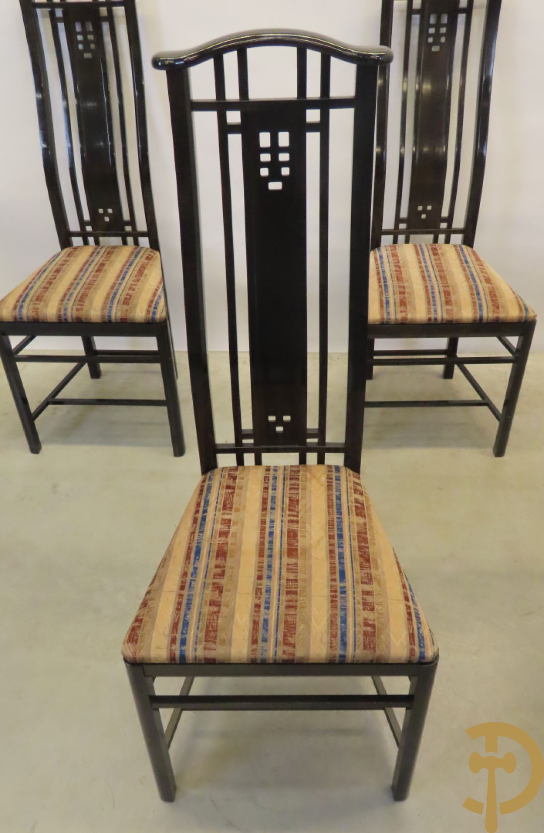 Grote ovale tafel van de Italiaanse ontwerper Umberto Asnago voor Giorgetti + 10 bijhorende hoogleunige stoelen