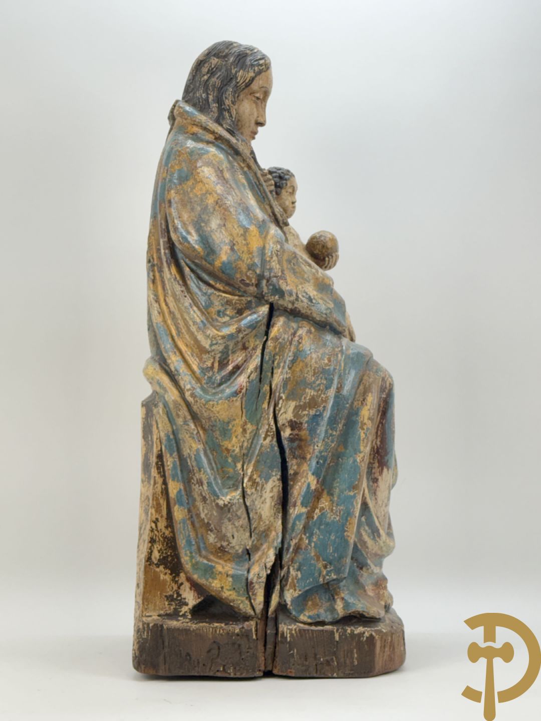Houtsculptuur gepolychromeerde zittende Madonna met kind op de schoot, Zuid Europees