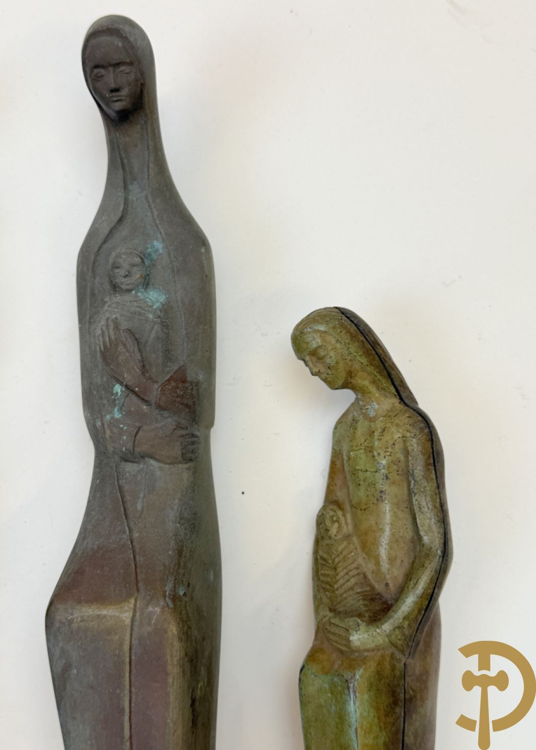 VAN DER DONCKT getekend : Lot bronzen religieuse beeldjes en corpussen