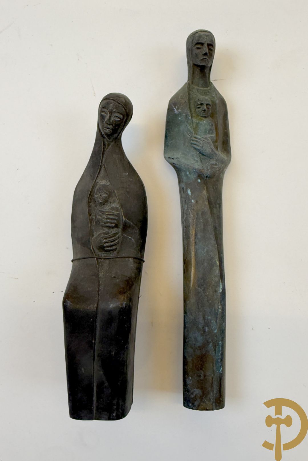 VAN DER DONCKT getekend : Lot bronzen religieuse beeldjes en corpussen