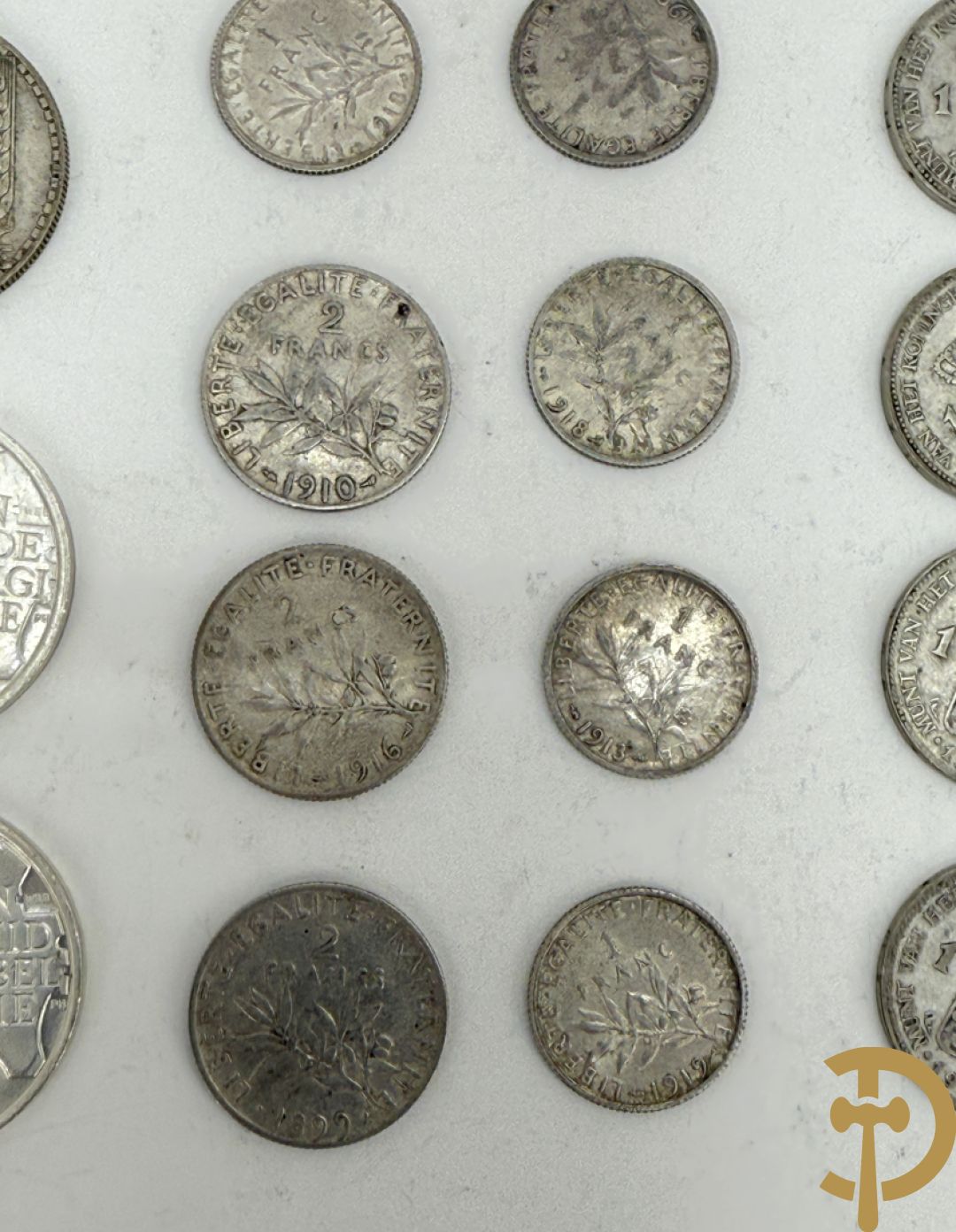 Reeks massief zilveren munten w.o. oude 5 Frank stukken van België en Frankrijk, belgische zilveren munten van 100, 250 en 500 Frank + zilveren munten van 1 Gulden Nederland