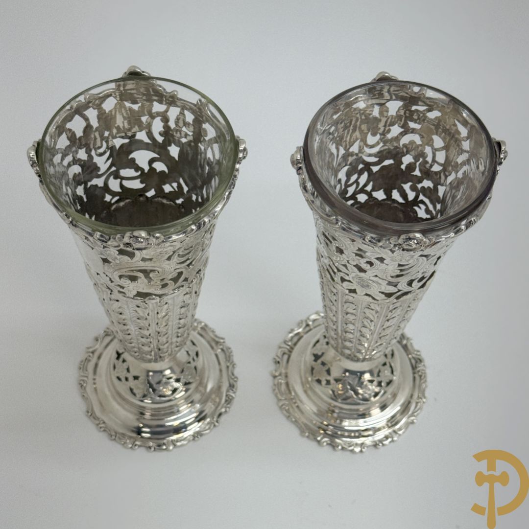 Paar pique fleurs in massief Engels zilver, Londen 1906 en 1908