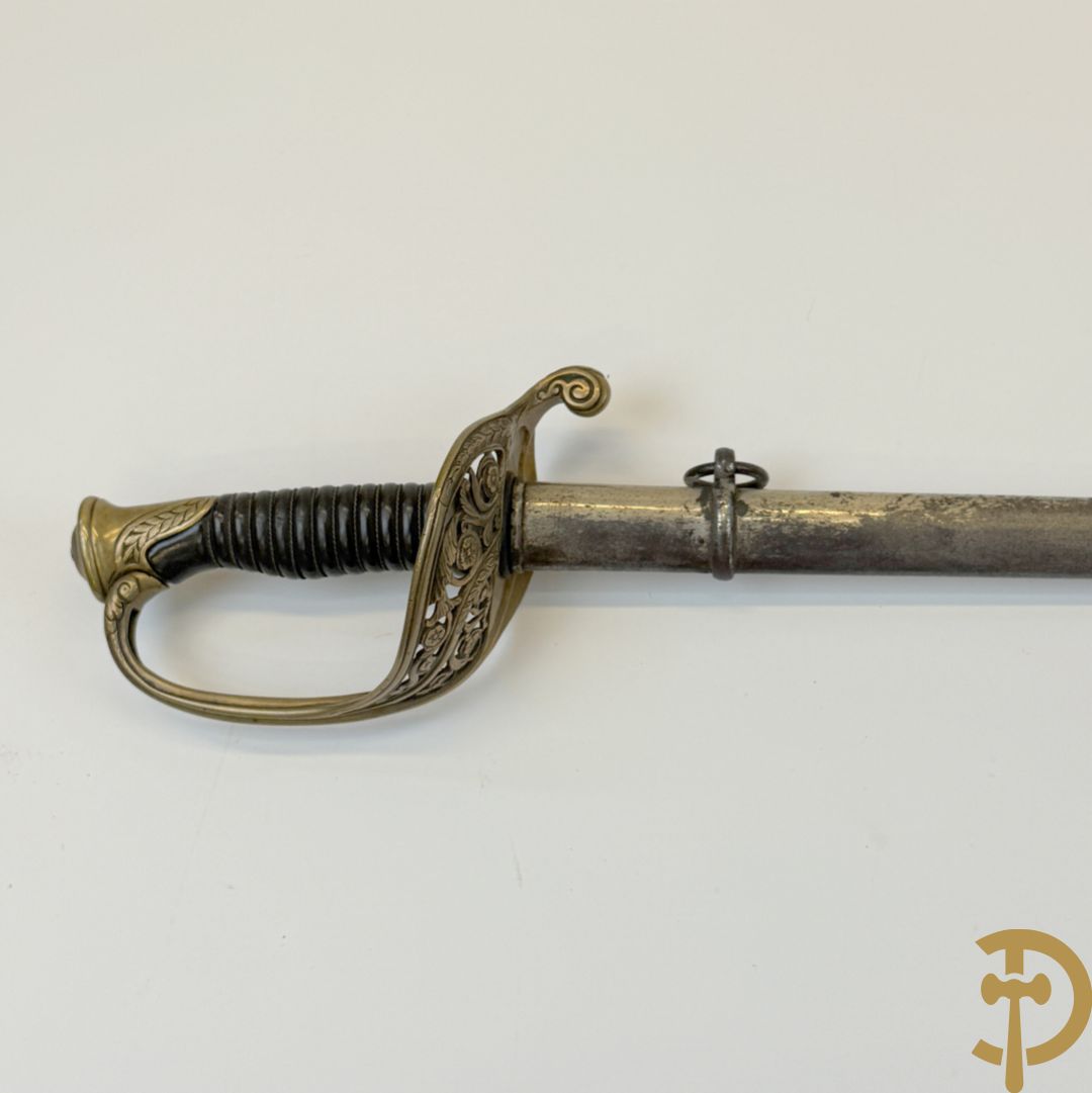 Franse officierssabel infanterie met schede