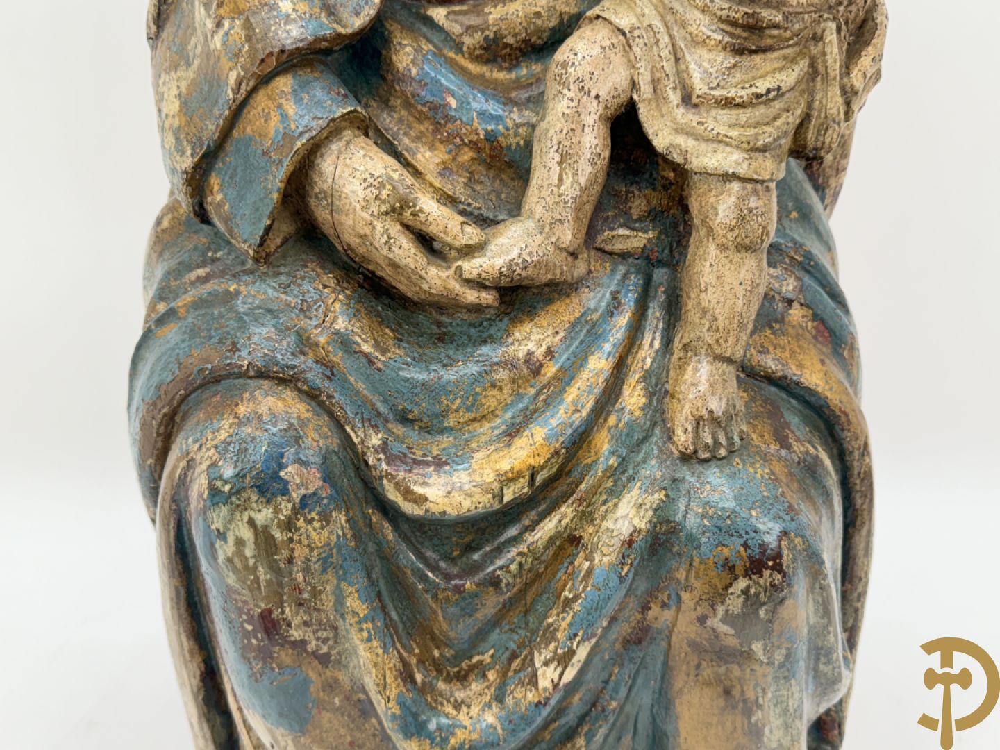 Houtsculptuur gepolychromeerde zittende Madonna met kind op de schoot, Zuid Europees