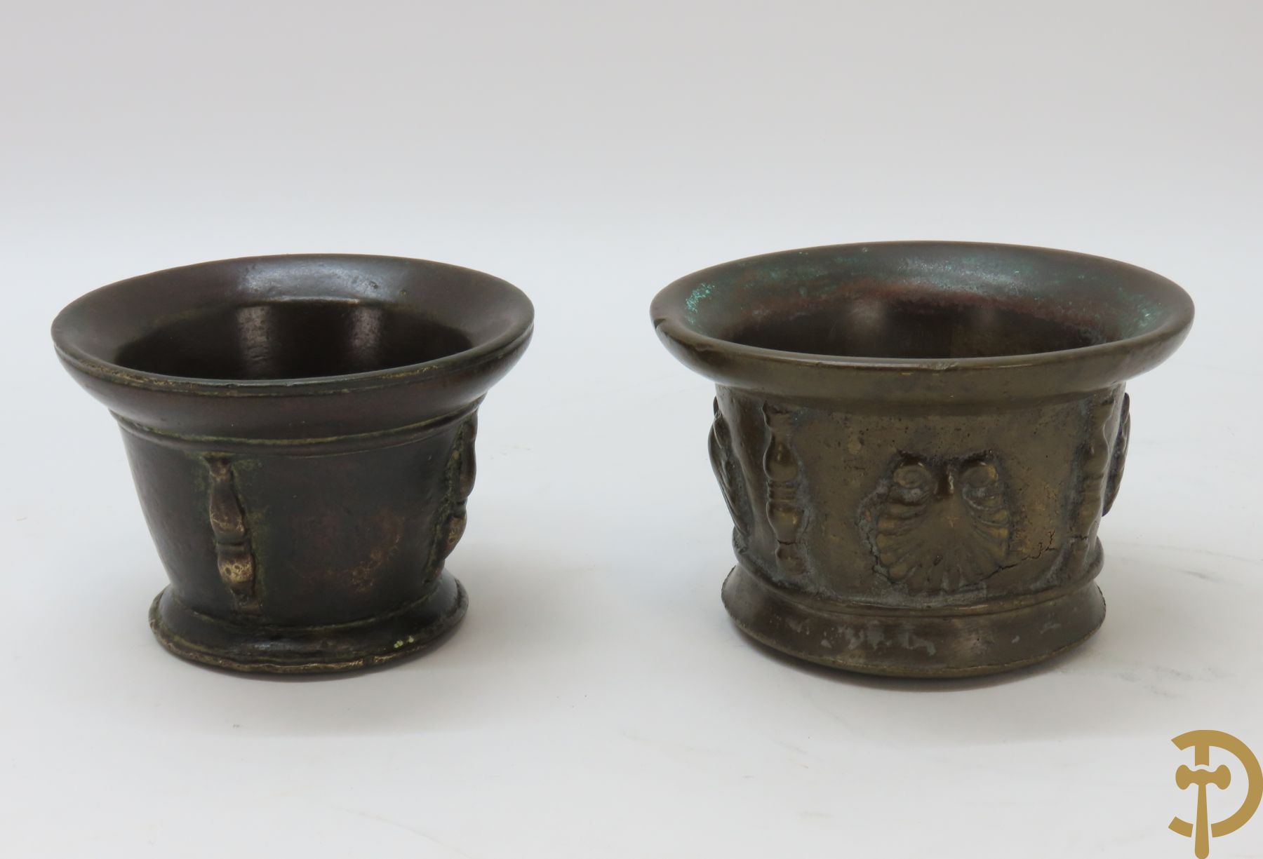 Twee bronzen mortiers, 17e