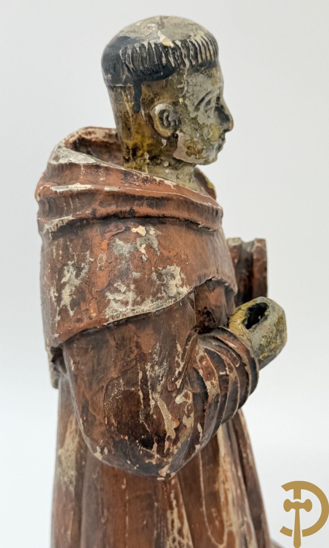 Volkse houtsculptuur van Sint Antonius