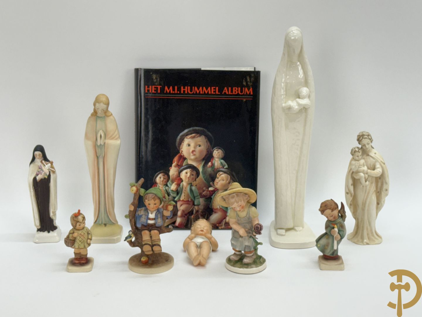 Goebel : 3 O.L.V. + Heilige Rita + 4 Hummeltjes + 1 Beeldje Friedl + boek (9 stuks in totaal)