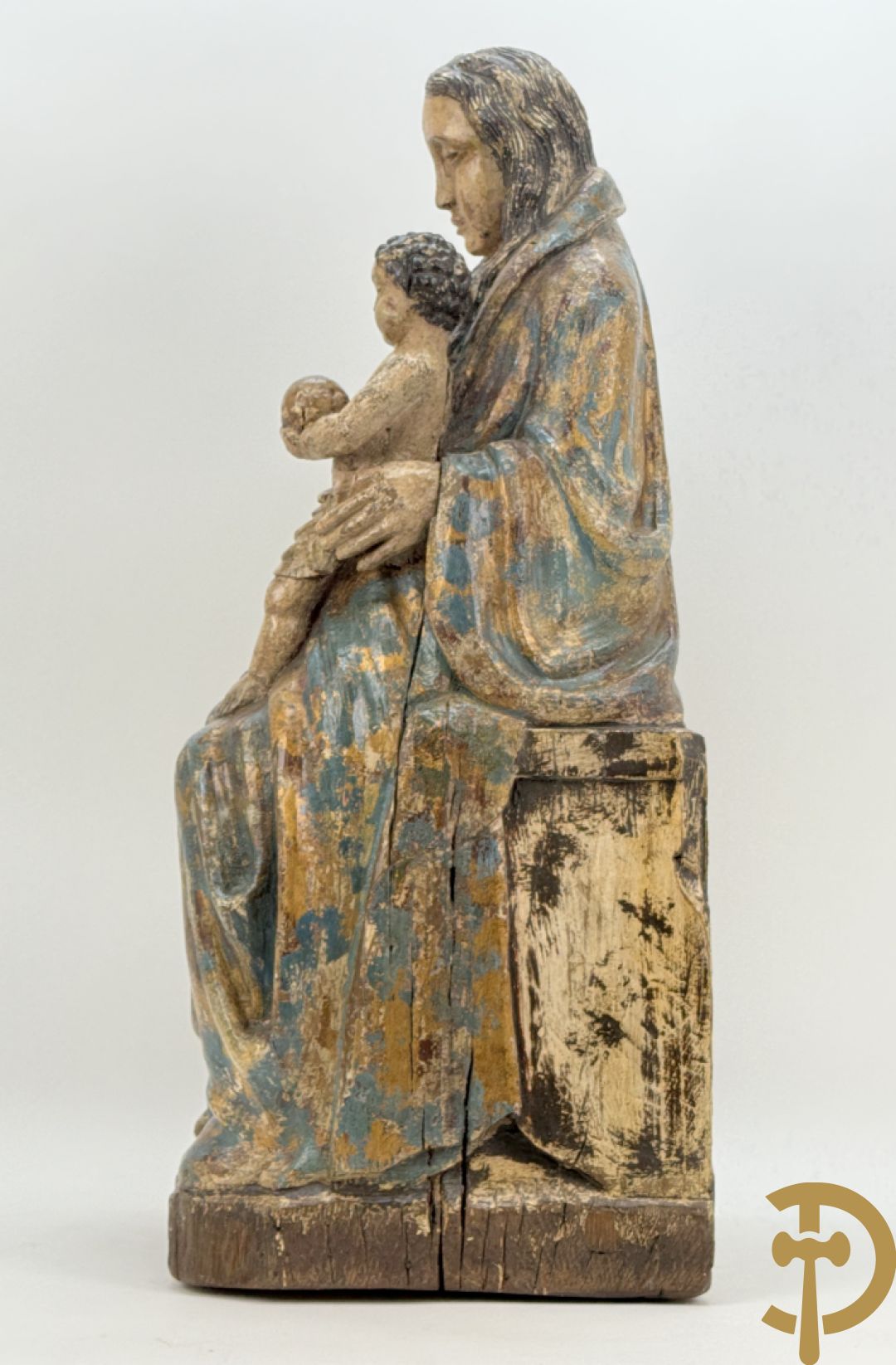 Houtsculptuur gepolychromeerde zittende Madonna met kind op de schoot, Zuid Europees