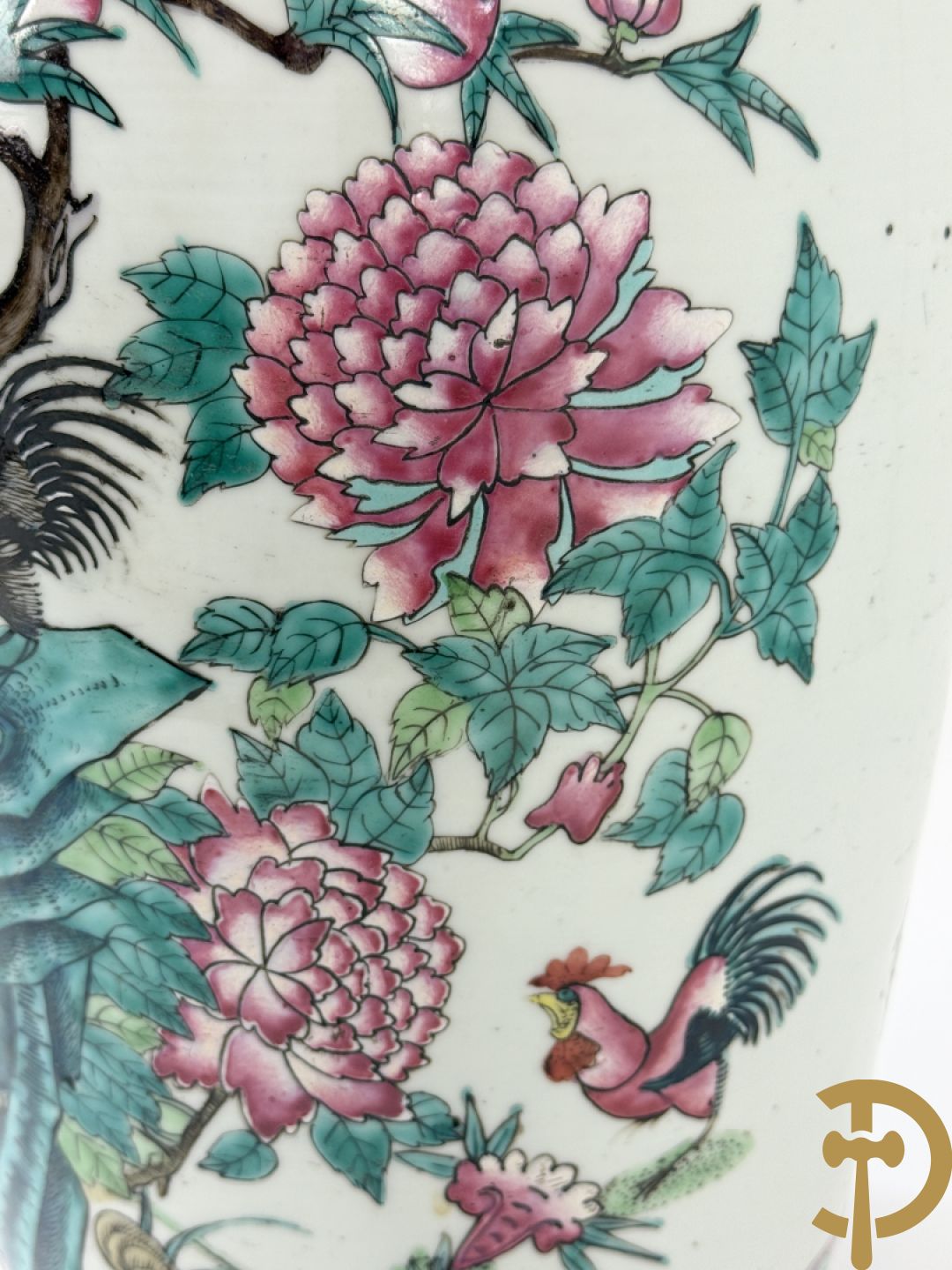 Chinese porseleinen vaas met decor van hanen en bloemen