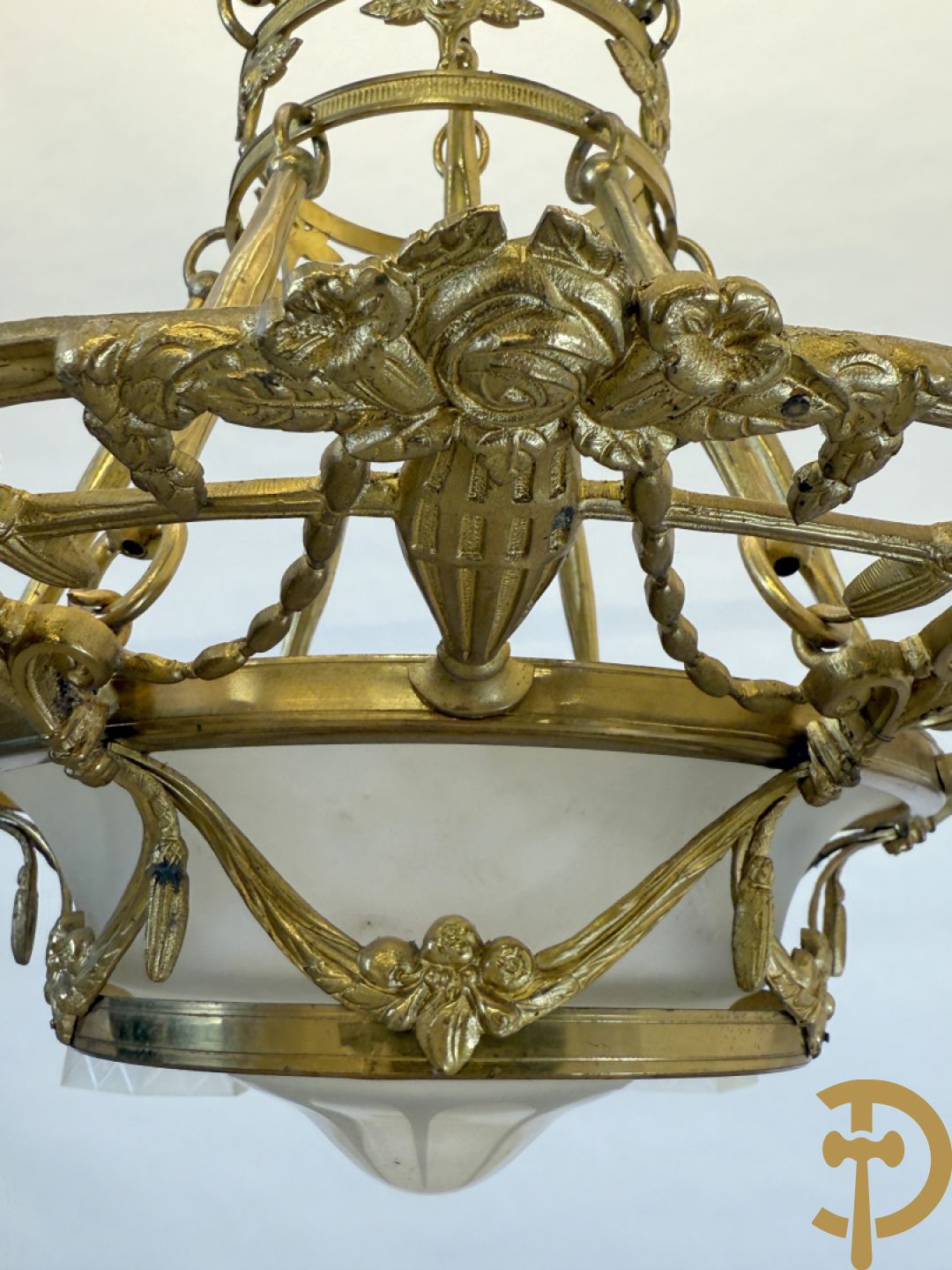 Bronzen zesarmige Art Deco luchter met centrale coupe