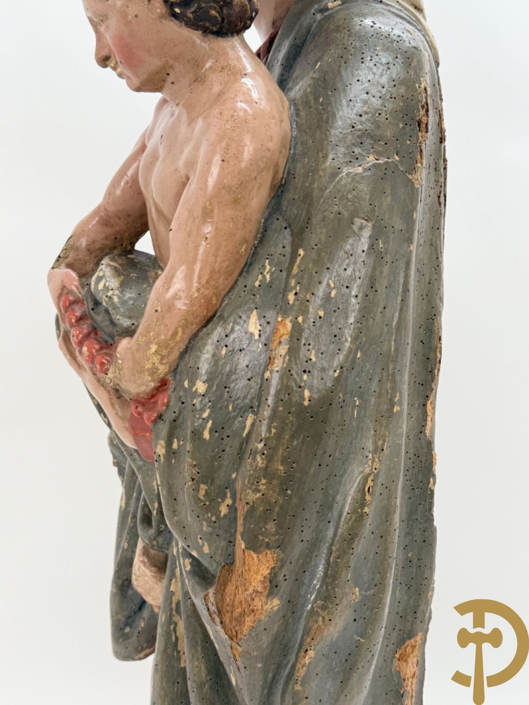Gepolychromeerde houtsculptuur Madonna met rode jurk en kind, 18e