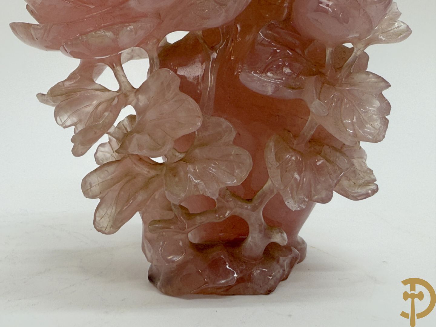 Brule parfum met bloemenmotieven in quartz + brule parfum in jadeiet + brule parfum met salamanders