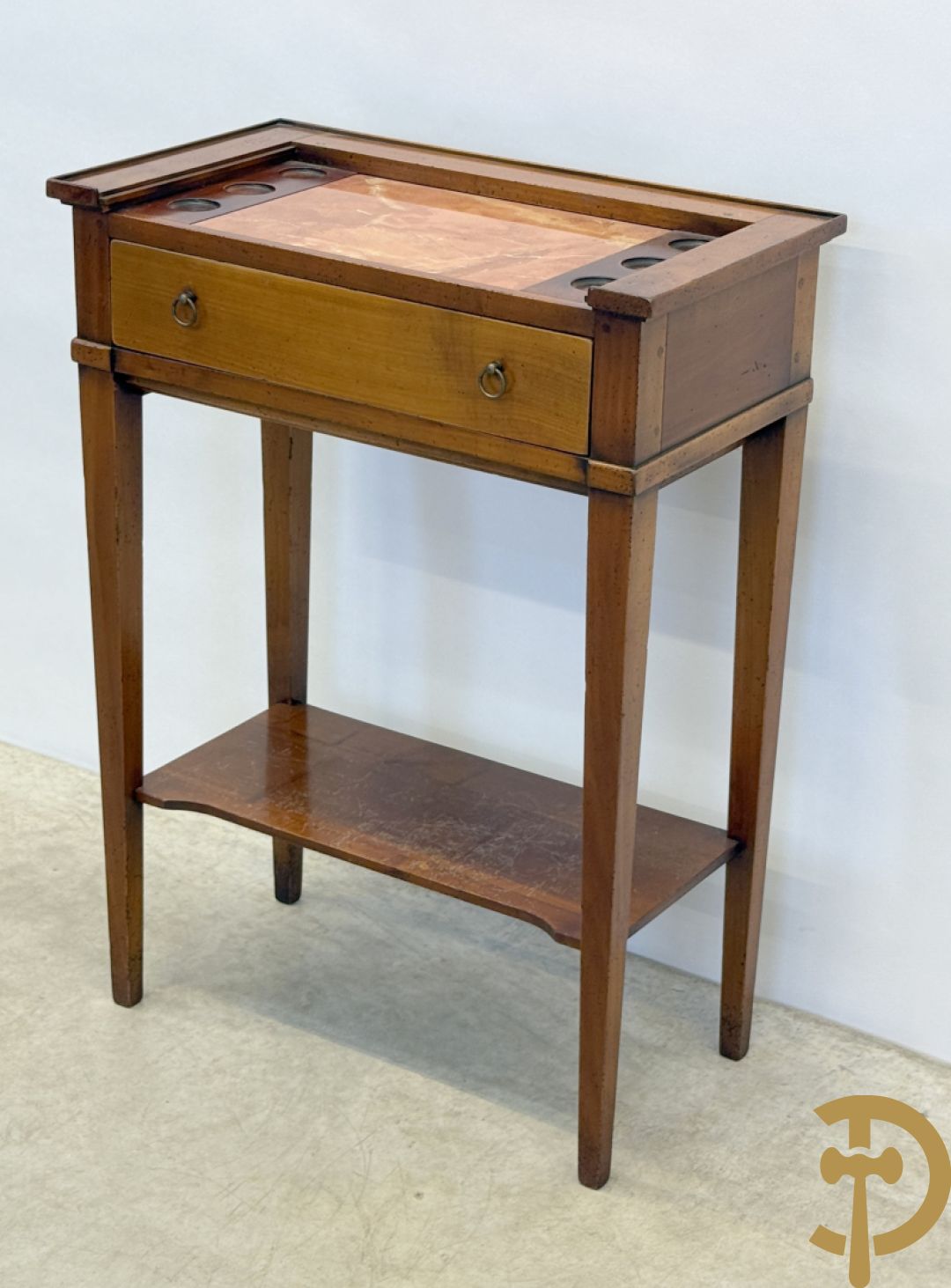 Kerselaren wandtafel met marmeren blad en ingebouwde borrelglaasjes