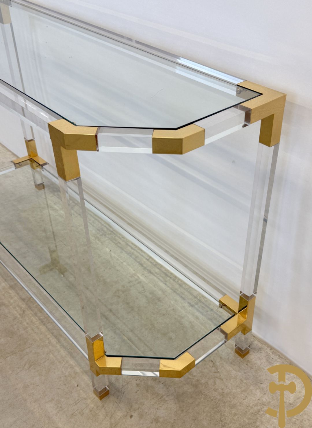 Twee plexi wandtafels met koperen ornamenten, jaren 