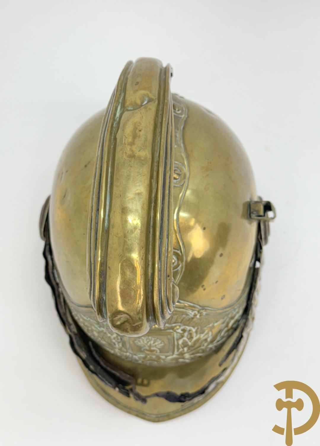Vier koperen Franse pompierhelmen, model 1880