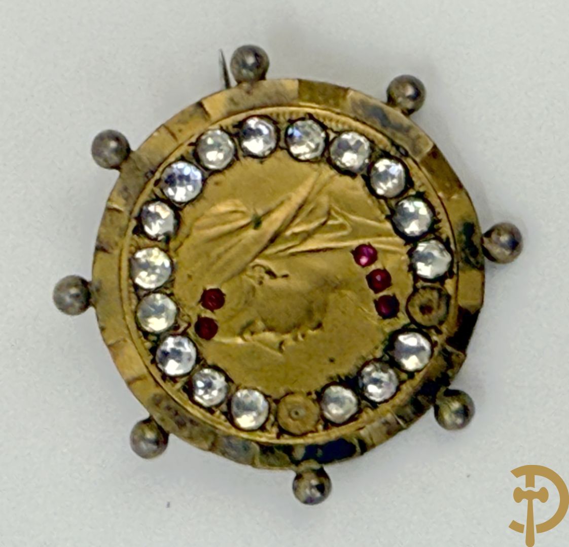 Broche gemaakt van half penny 1899 + dasspeld gemaakt van een California Fractional Gold Token met een Indiaans hoofd