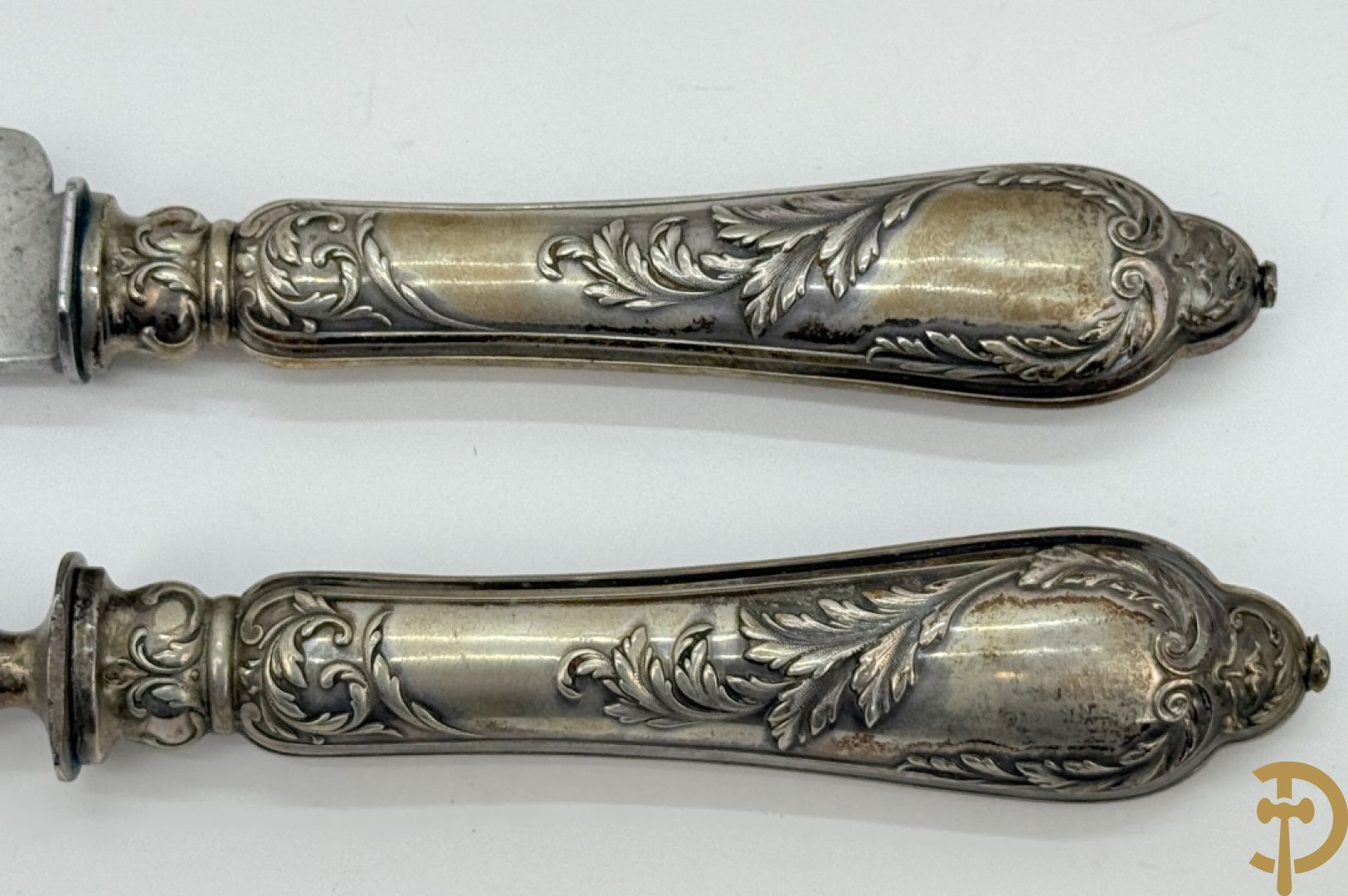 Wildbestek met massief zilveren handvaten en geajoureerd lemmet, Louis XV stijl
