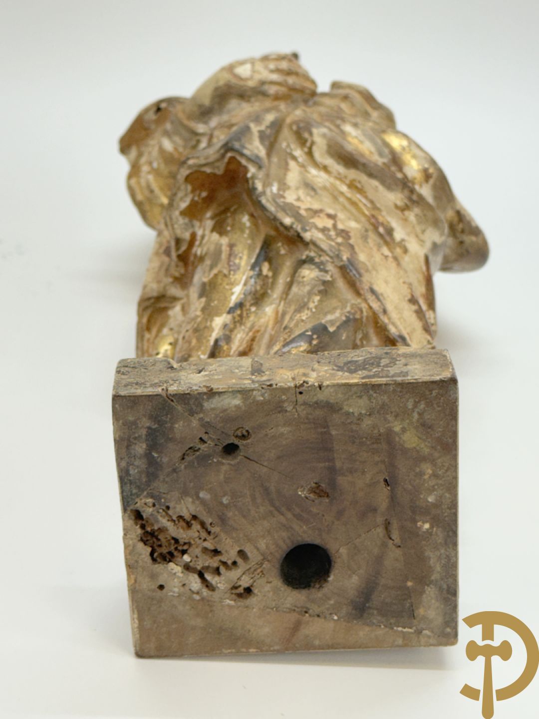 Gepatineerde en gepolychromeerde houtgesculpteerde Madonna, 18e