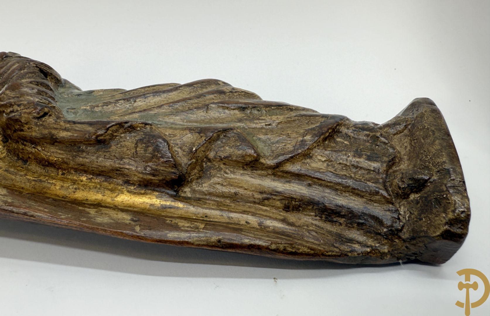 Houtgesculpteerde en vergulde Madonna met kind + gepolychromeerde houten Christusfiguur