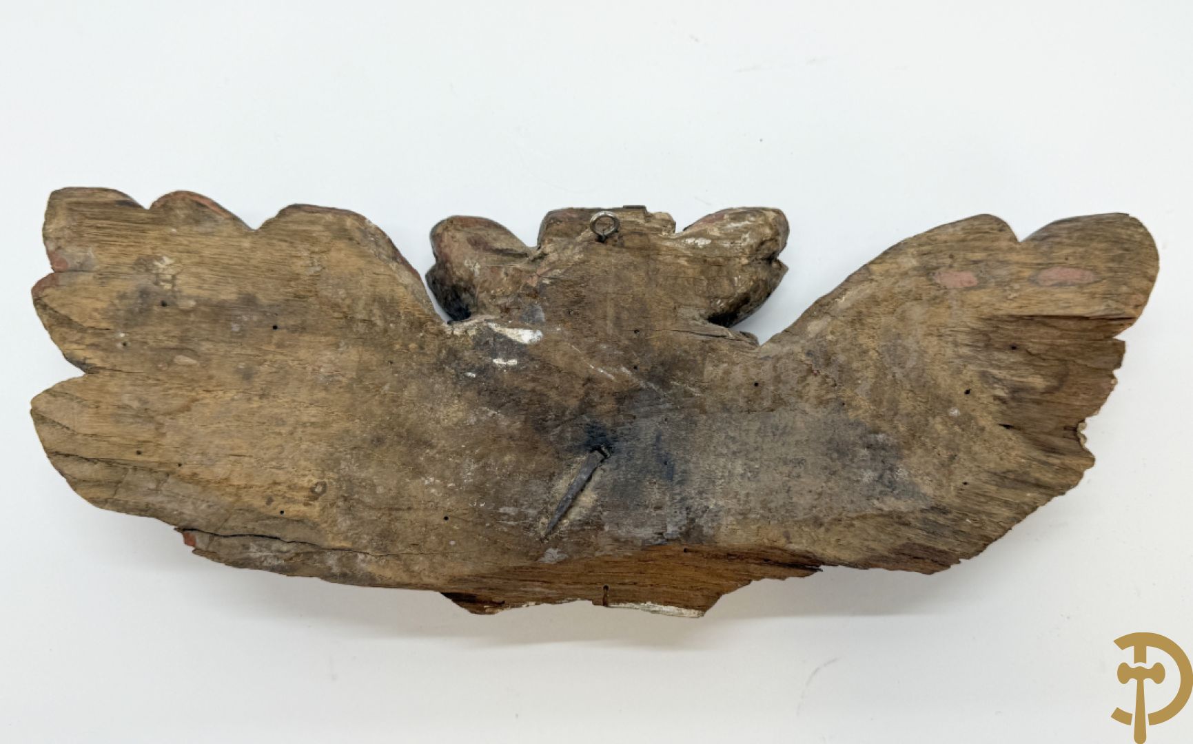 Houtsculptuur van gepolychromeerd engelenhoofd + engelenhoofd + sculptuur van accanthusrank