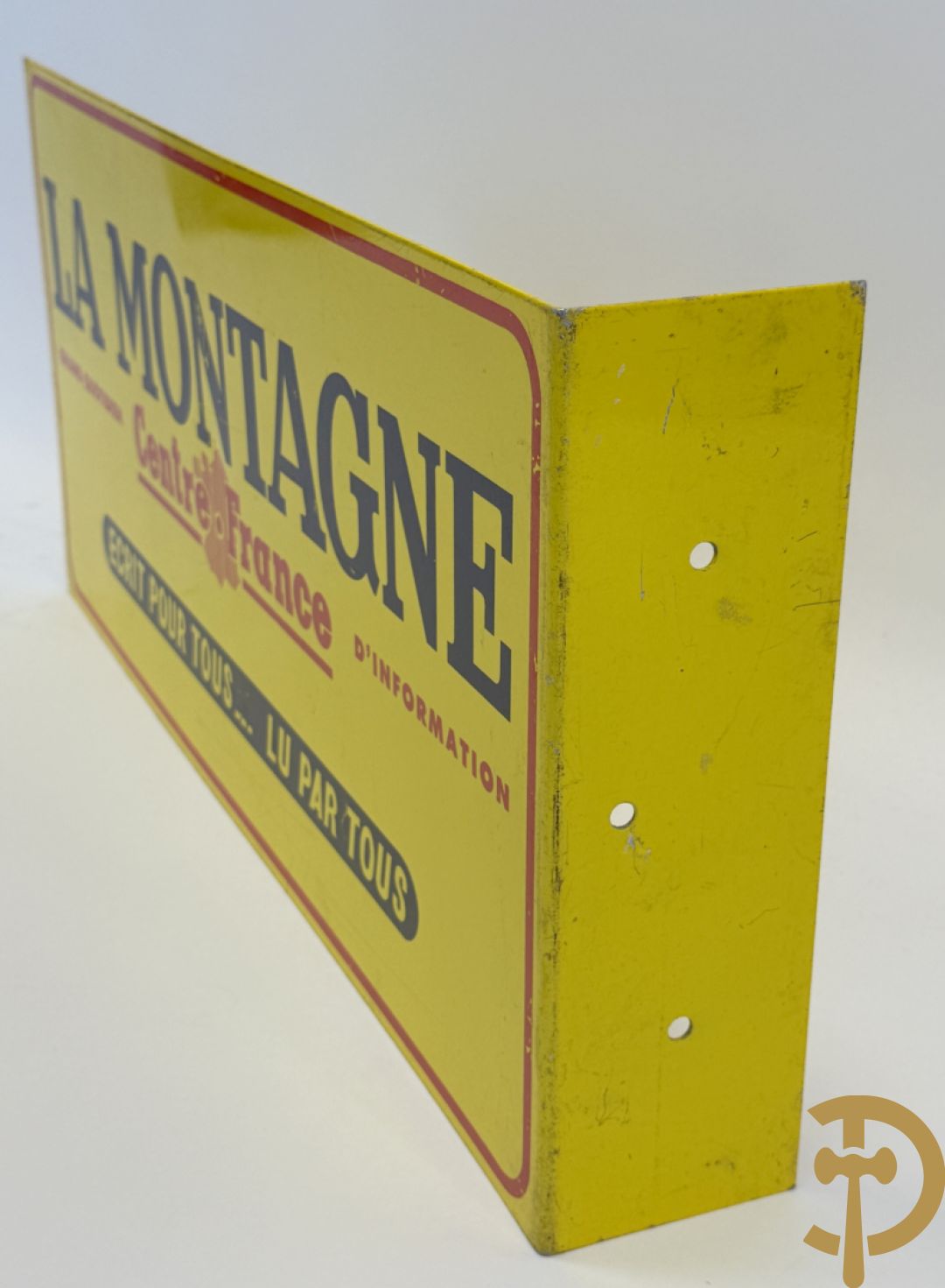 Metalen beschilderd reclamepaneel La Montagne, double face