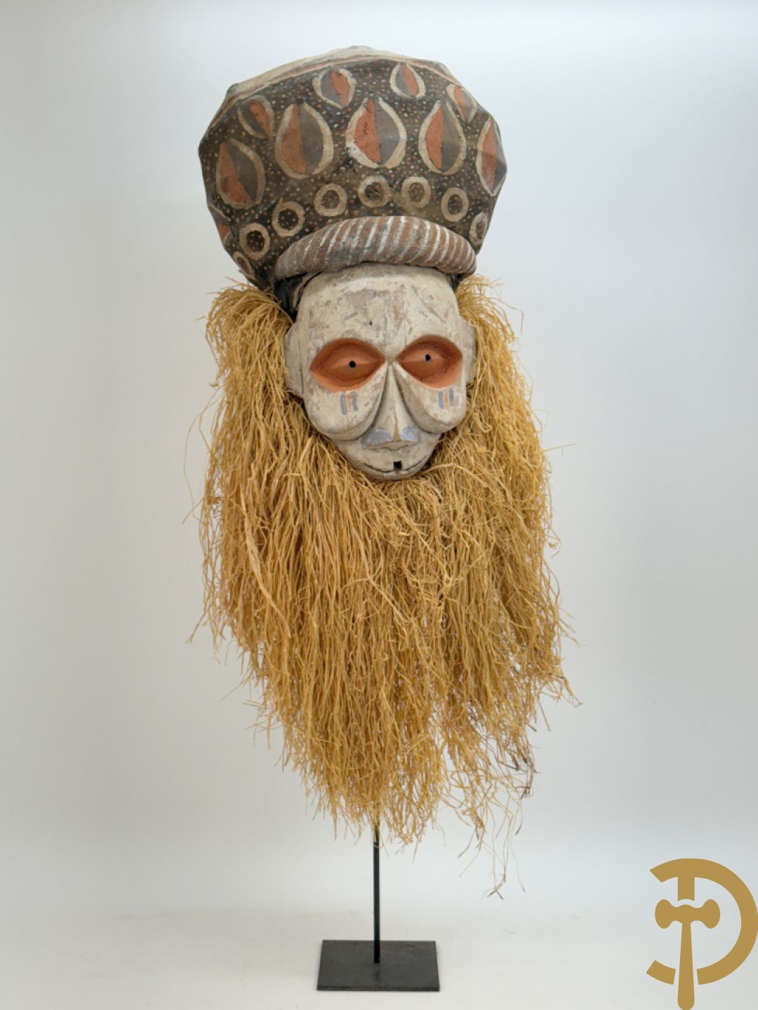 Afrikaans Yaka masker met raffia