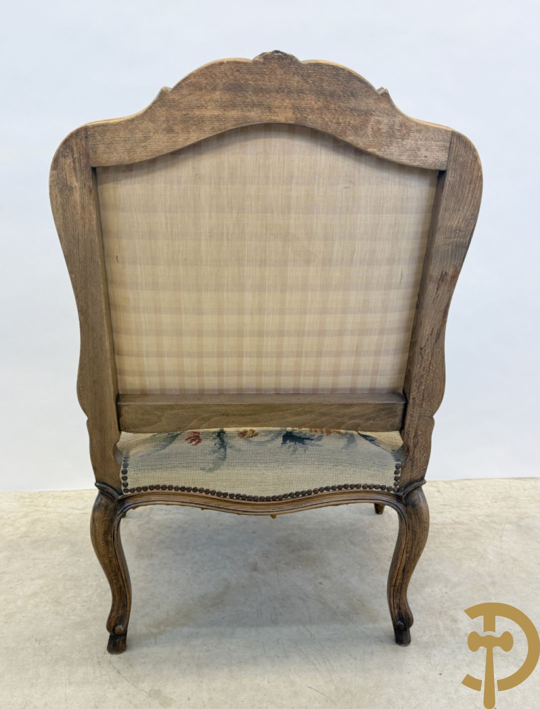 Gemonochromeerde Louis XVI armzetel + Louis XV armzetel met petit points