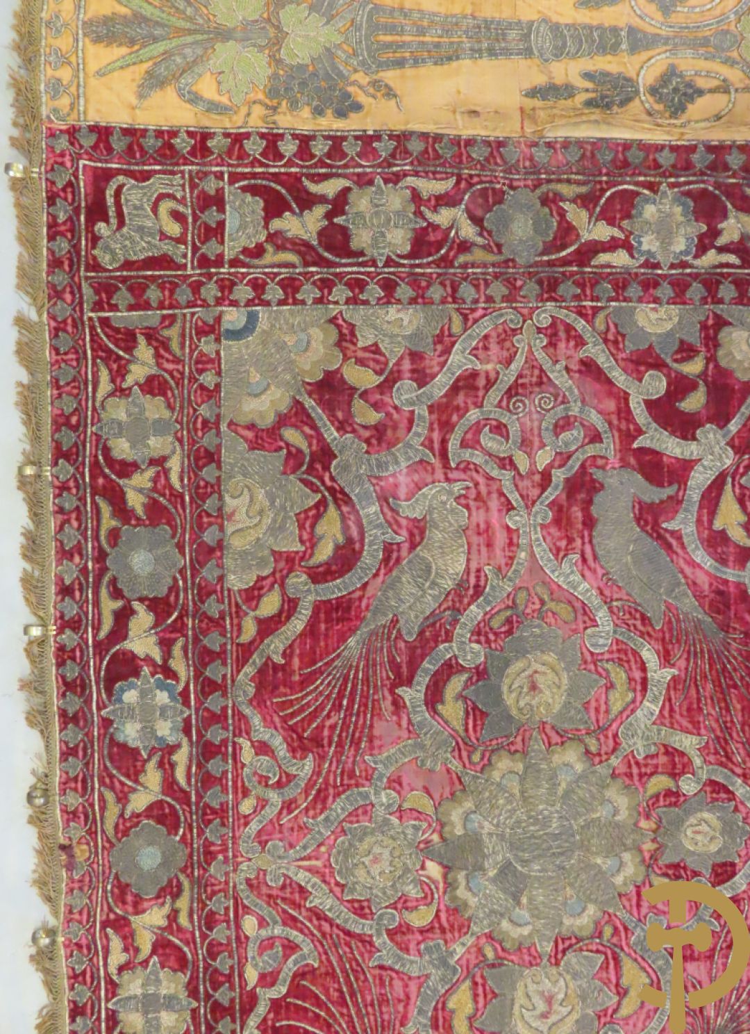 Vroege 19e tapisserie met brocaat van korenaren, paradijsvogels en bloemenmotieven