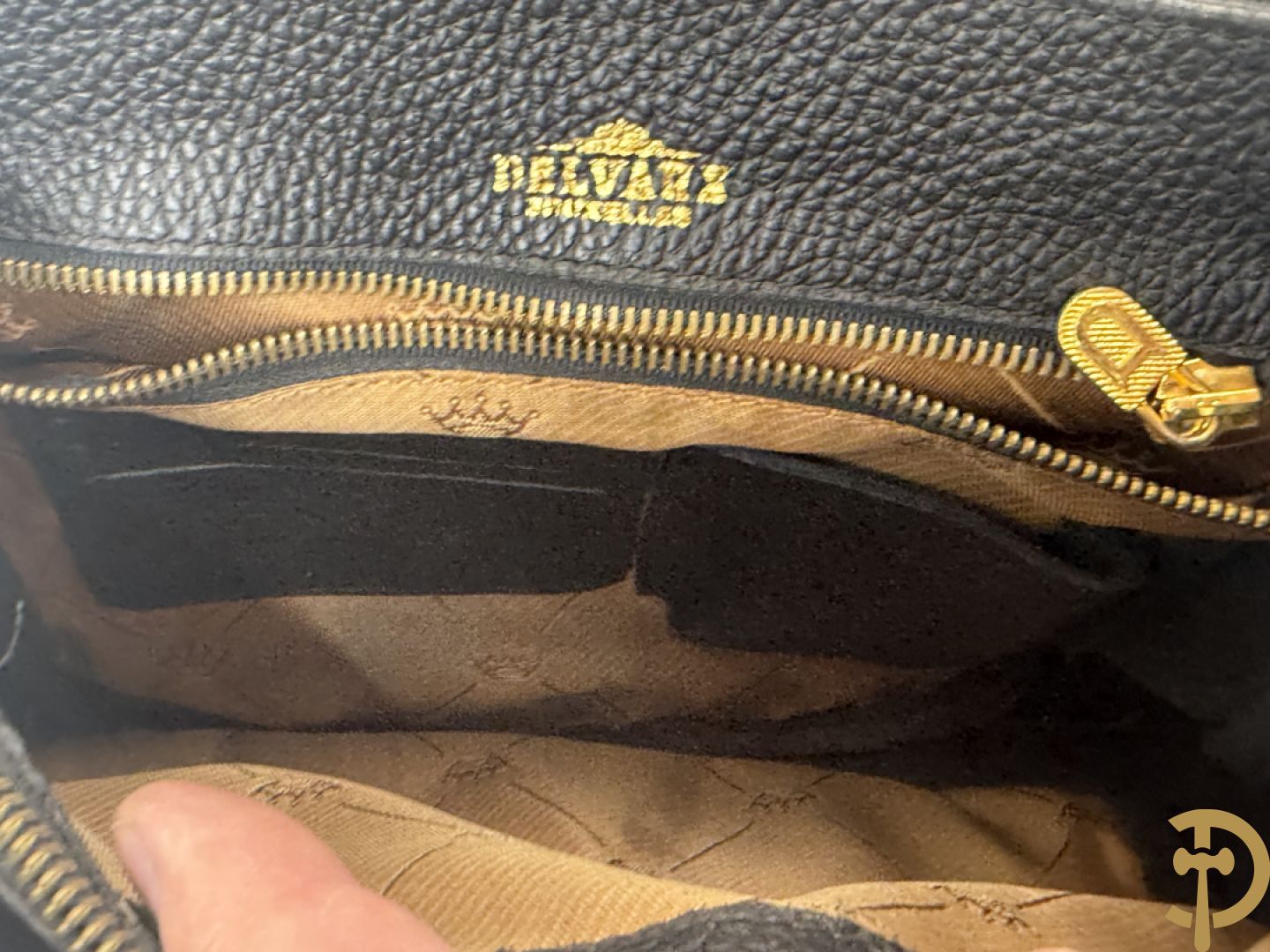 Zwarte en cognackleurige replica Delvaux handtassen
