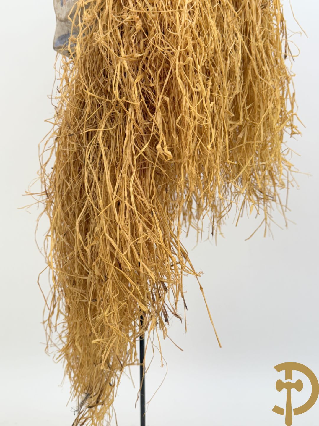 Afrikaans Yaka masker met raffia