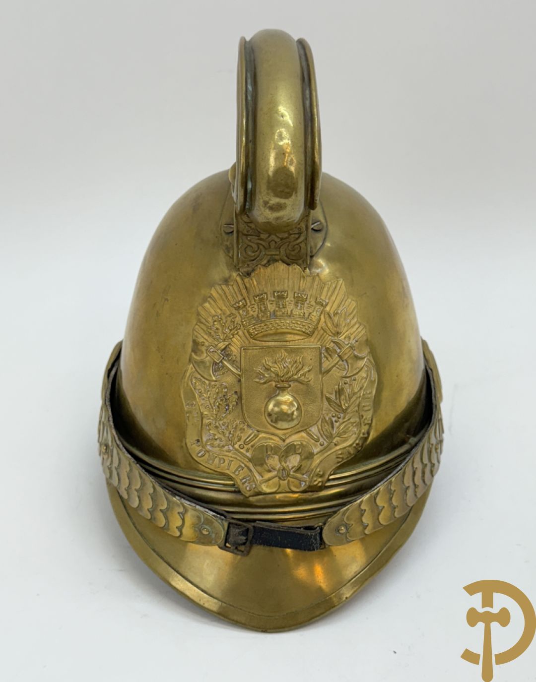 Vier koperen Franse pompierhelmen, model 1880