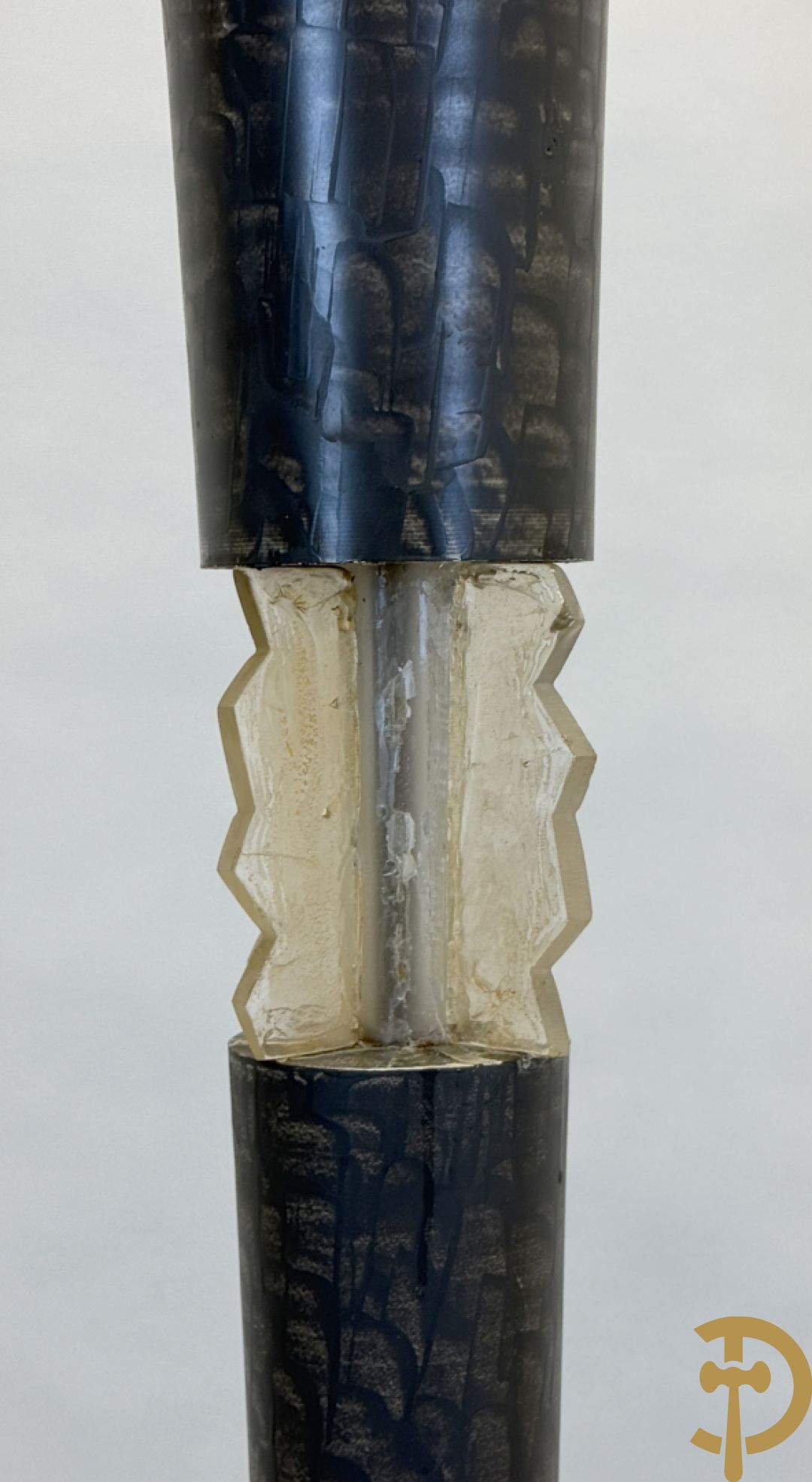 Gepatineerde staande lampadaire met plexi ornament